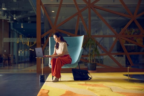 51799d3a15514e97e75091012288d091e7352510 HP NB ELITEBOOK ULTRA ULTRA 5-228V 32GB 1TB SSD 14 BV 2.8K OLED TOUCH COPILOT WIN 11 PRO