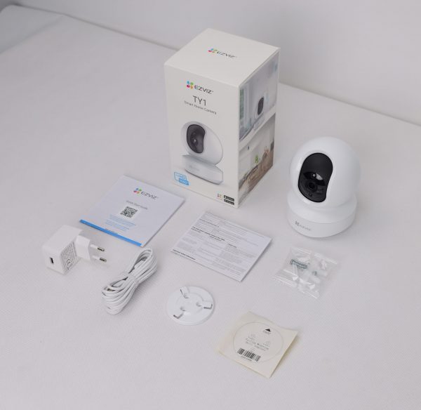 673d50c8d279fa6819052d800650c468b713d8a5 EZVIZ TY1 2MP TELECAMERA DA INTERNO MOTORIZZATA FULL HD. WI-FI 2.4 GHZ.