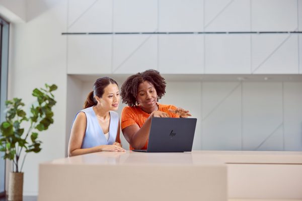 47fe5958d4f2e4515d2f0d6bbe4ad453bf234ba4 HP NB ELITEBOOK ULTRA ULTRA 5-228V 32GB 1TB SSD 14 BV 2.8K OLED TOUCH COPILOT WIN 11 PRO