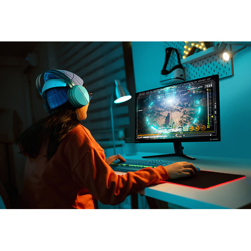 Unrecognizable female gamer Asian ethnicity playing video games on PC during live stream Philips Evnia 27M2N3500NL/00 LED display 68,6 cm (27'') 2560 x 1440 Pixel Quad HD LCD Grigio