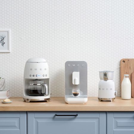 Smeg Macchina da Caffè Filtro 50's Style – Bianco LUCIDO – DCF02WHEU